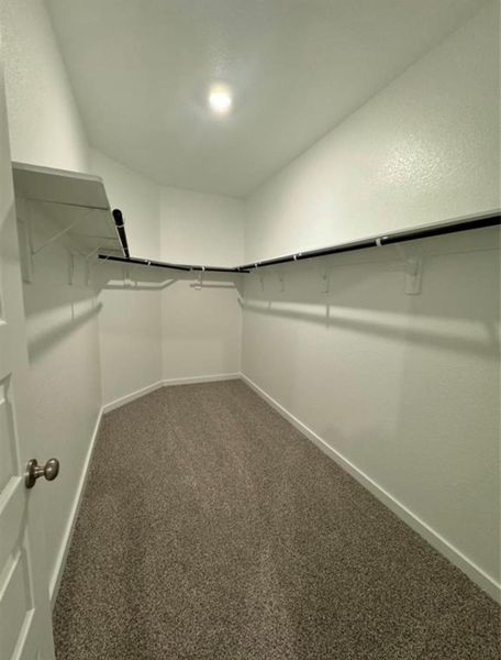 Spacious, unfurnished interior of a new home in Wall Street Village, Richmond (Image 17).