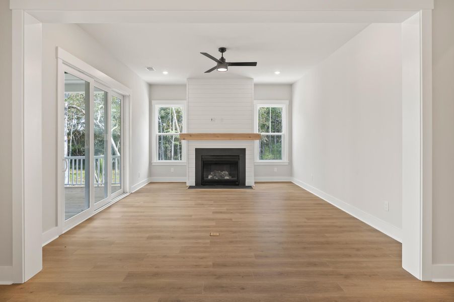 Spacious, unfurnished interior of a new home in Charleston County Homes, Mount Pleasant (Image 20).