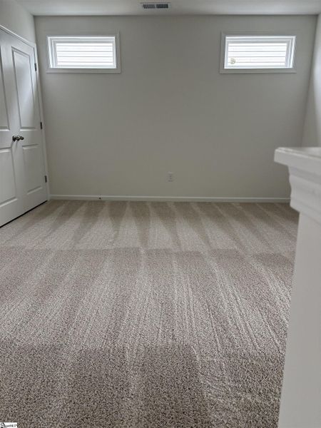 Spacious, unfurnished interior of a new home in Hazelwood, Boiling Springs (Image 16).