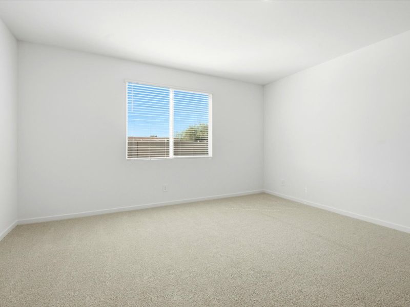 Spacious, unfurnished interior of a new home in Legacy Place, Glendale (Image 17).