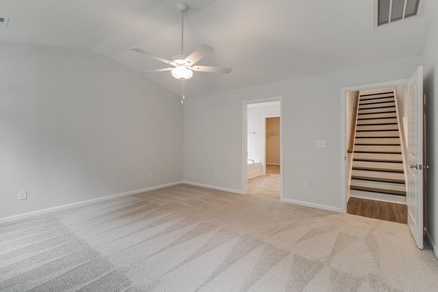 Spacious, unfurnished interior of a new home in Ellington, Elgin (Image 35).