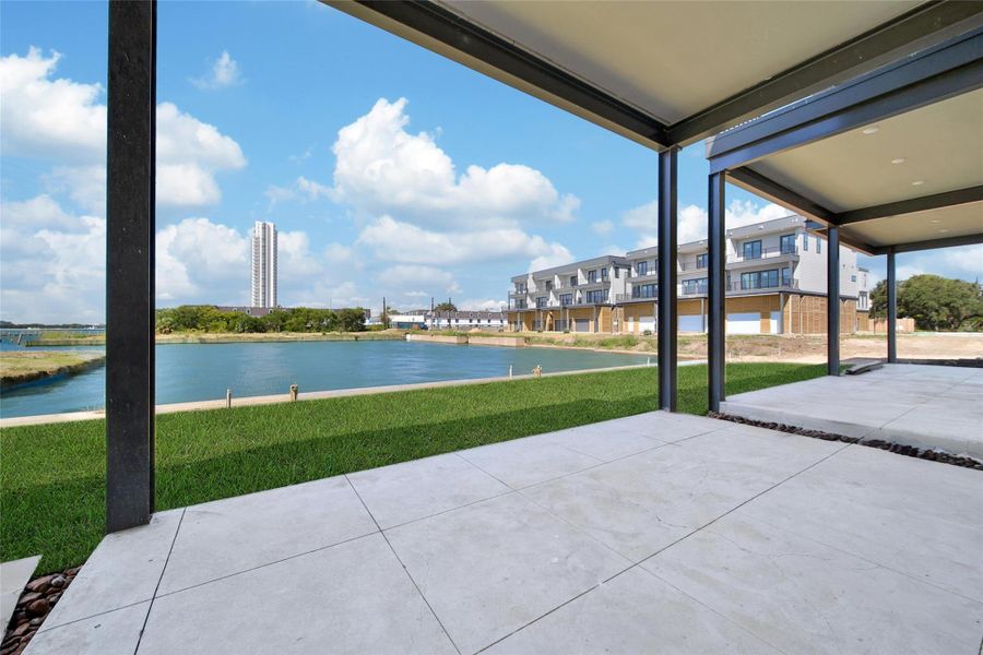 Exterior details and patio area of a home in Lago Pointe, Seabrook (Image 3).
