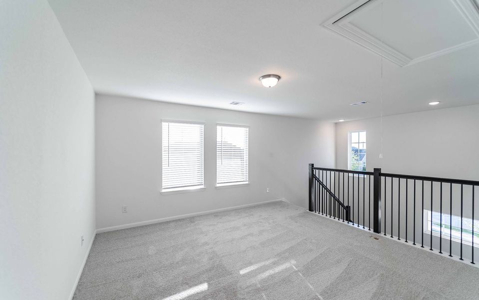 Spacious, unfurnished interior of a new home in Lago Mar, Texas City (Image 12).
