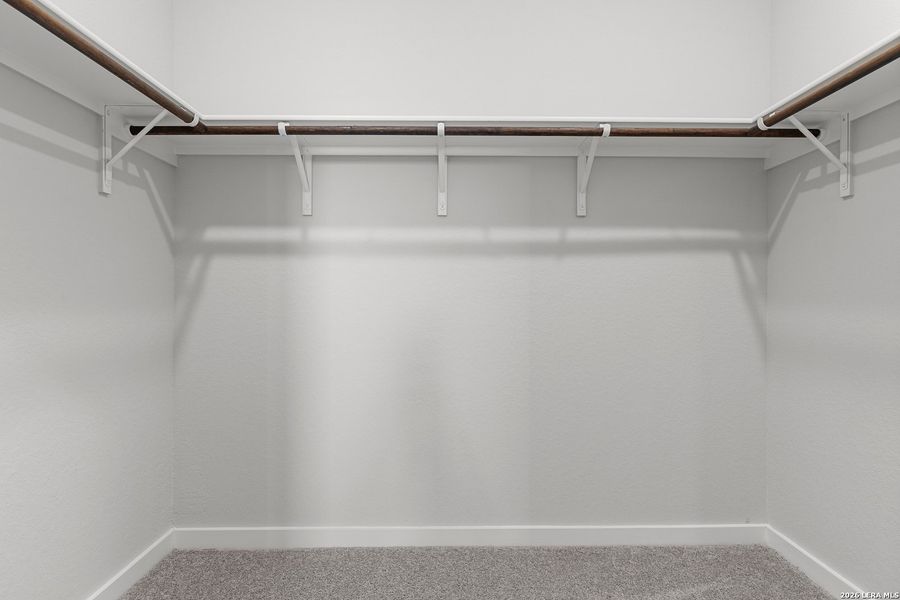 Spacious, unfurnished interior of a new home in Hacienda, San Antonio (Image 19).
