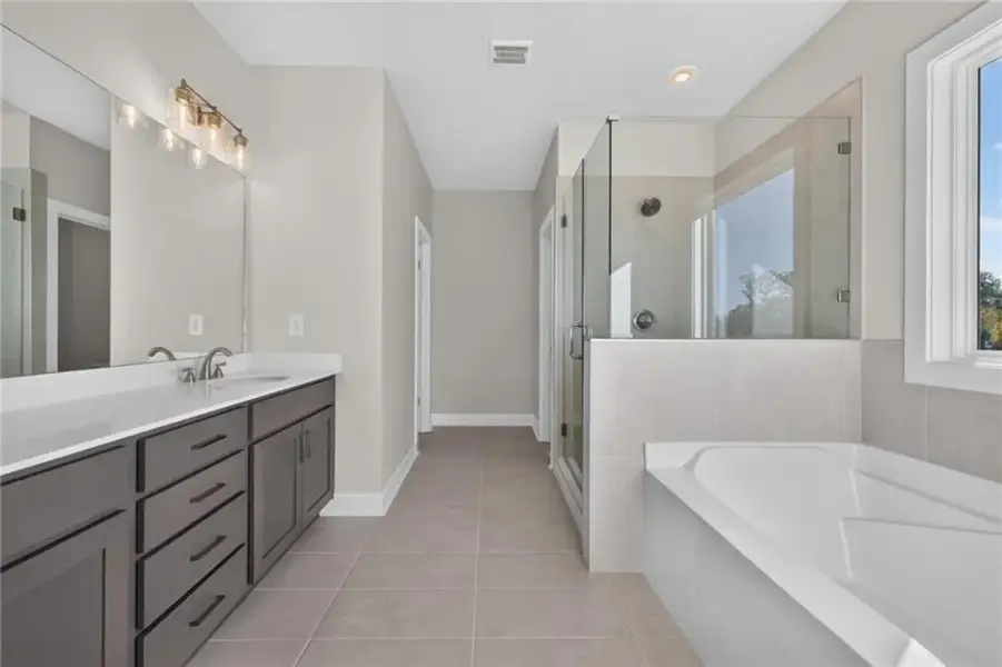 Furnished interior view inside a new home in , Jefferson (Image 11).
