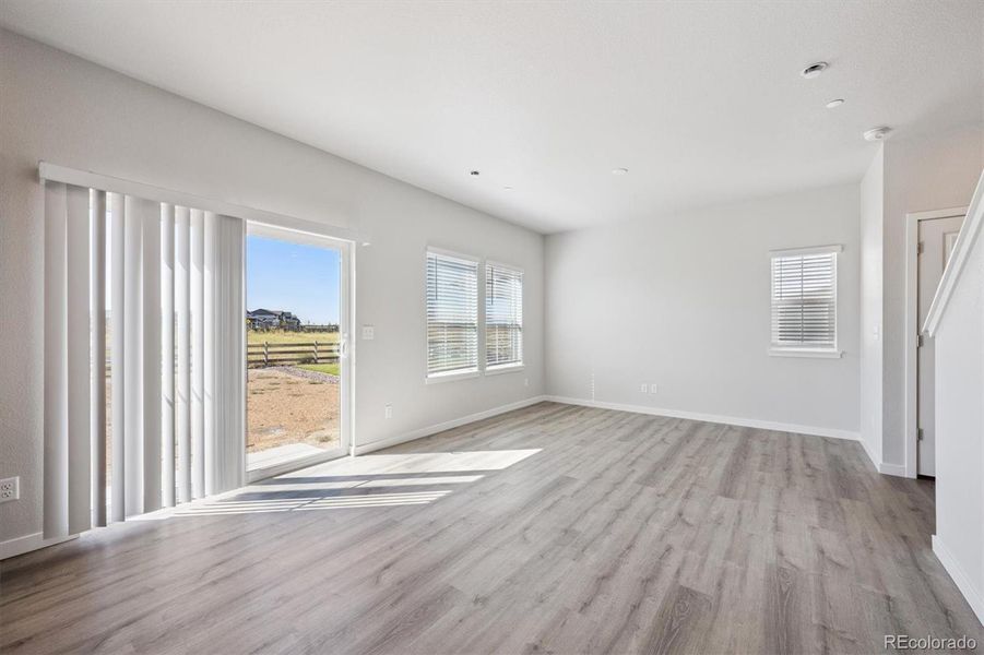 Spacious, unfurnished interior of a new home in Legato, Commerce City (Image 19).