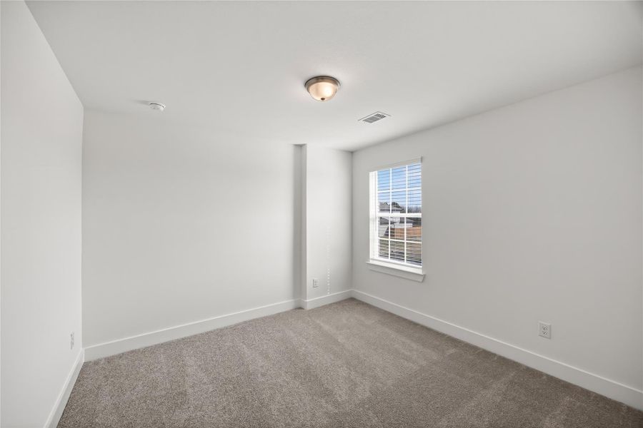 Spacious, unfurnished interior of a new home in River Ranch Meadows, Dayton (Image 27).