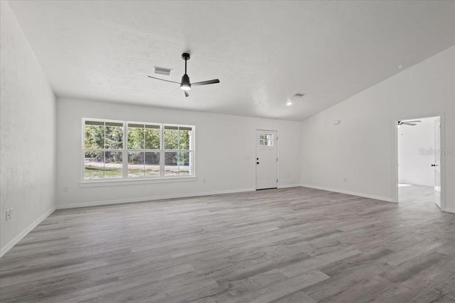 Spacious, unfurnished interior of a new home in , Bell (Image 14).