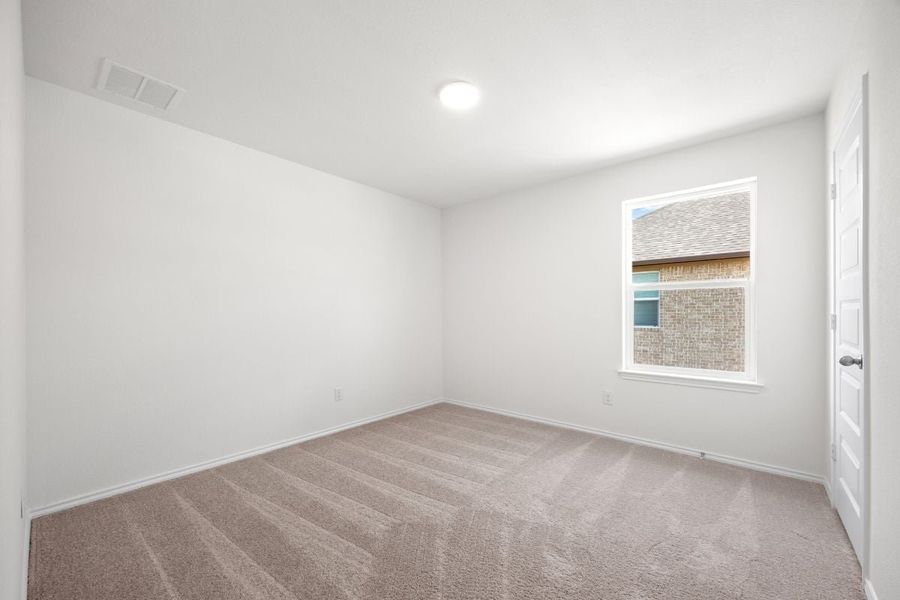 Spacious, unfurnished interior of a new home in Salerno - Hallmark Collection, Round Rock (Image 35).