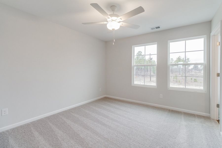 Spacious, unfurnished interior of a new home in Astoria, Columbia (Image 21).