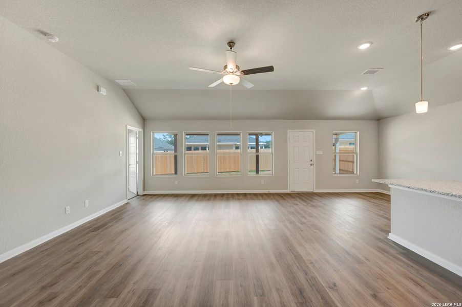 Spacious, unfurnished interior of a new home in Greenspoint Heights, Seguin (Image 25).