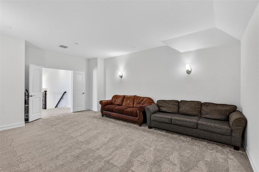 Furnished interior view inside a new home in Erwin Farms, McKinney (Image 9).