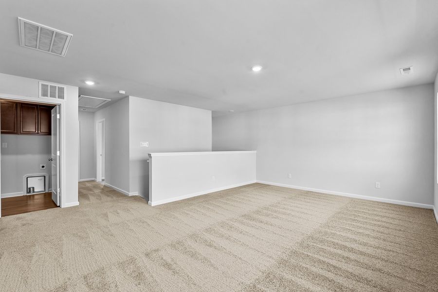 Spacious, unfurnished interior of a new home in Hanes Lake, Winston-Salem (Image 27).