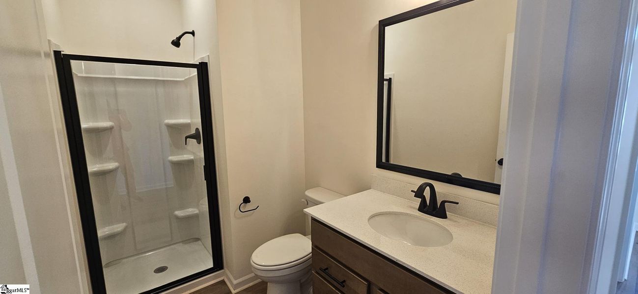 Furnished interior view inside a new home in Sedona, Greenville (Image 8).