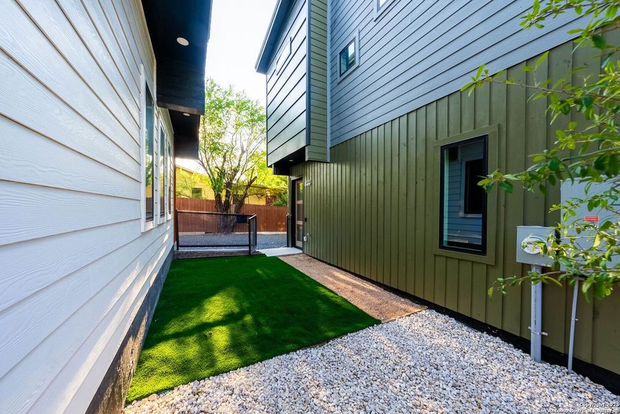 Exterior details and patio area of a home in , San Antonio (Image 1).