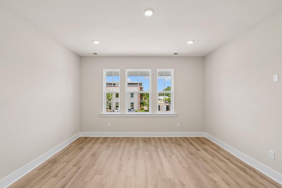 Spacious, unfurnished interior of a new home in , Charleston (Image 37).
