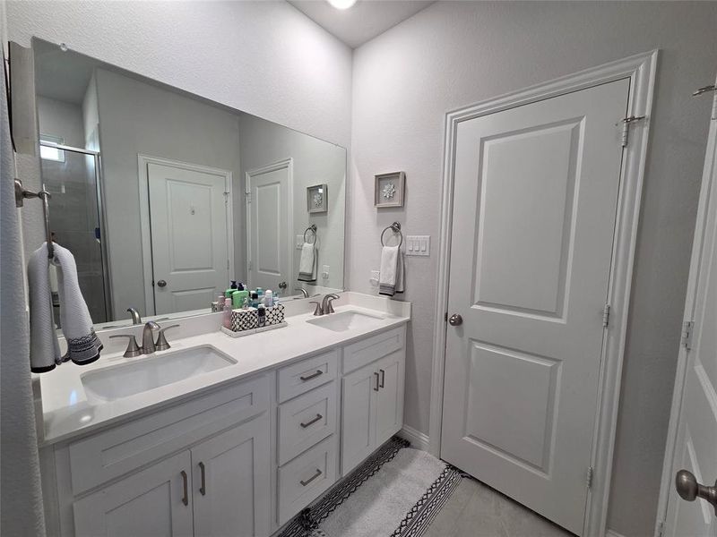 Furnished interior view inside a new home in , Wylie (Image 28).