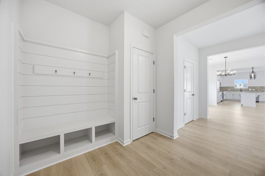 Spacious, unfurnished interior of a new home in Reeves Crossing, St. George (Image 12).