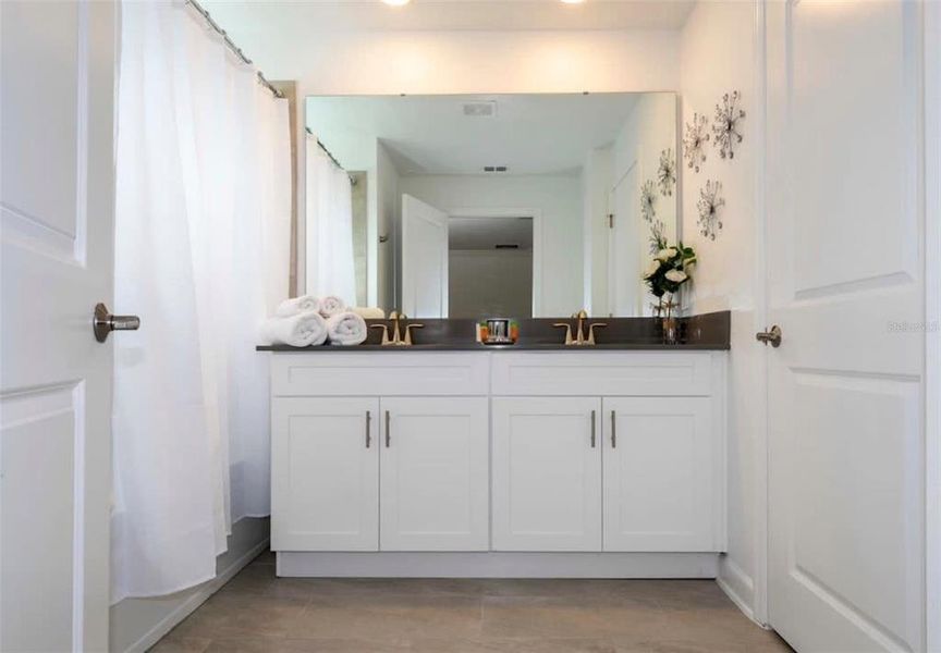 Furnished interior view inside a new home in , Kissimmee (Image 9).