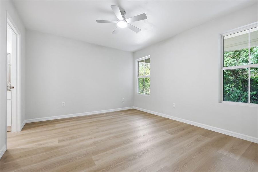 Spacious, unfurnished interior of a new home in , Gainesville (Image 20).