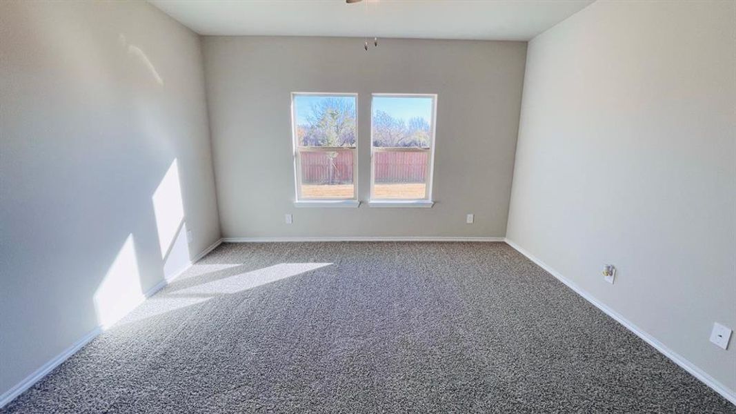 Spacious, unfurnished interior of a new home in Sunnycreek, Fort Worth (Image 12).