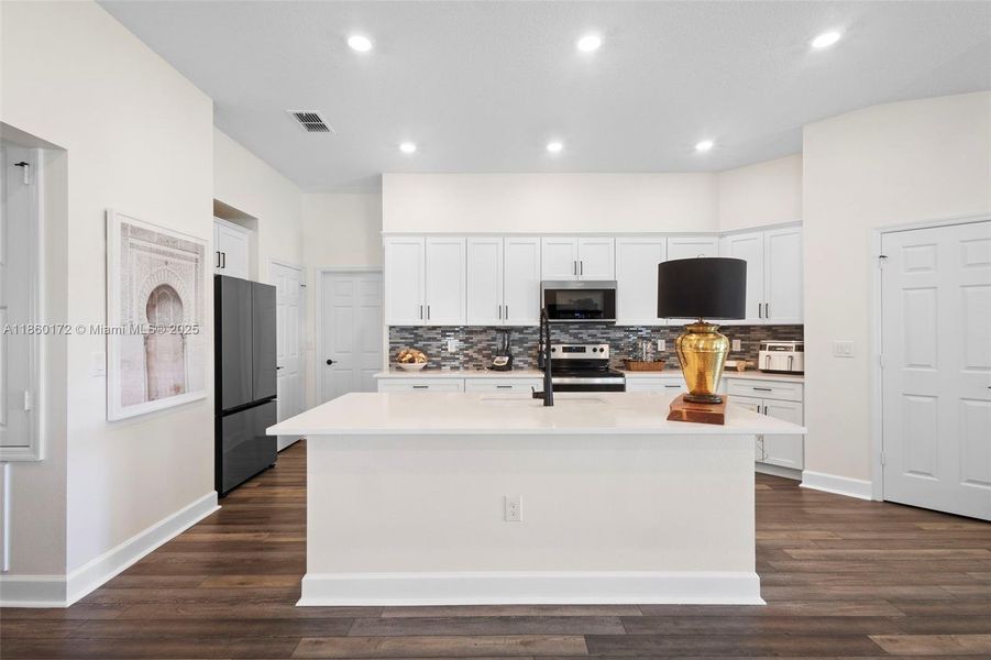 Furnished interior view inside a new home in , Davenport (Image 17).