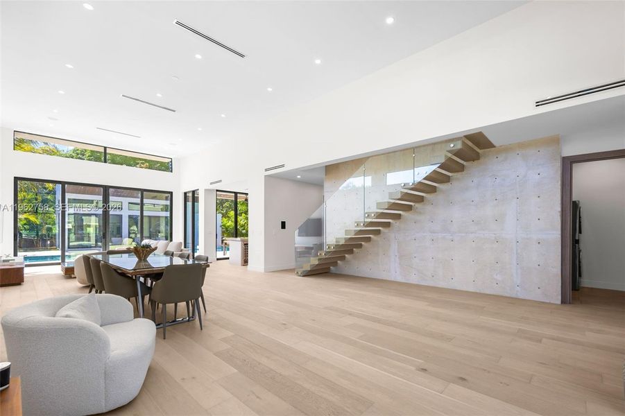 Community amenities in , Miami (Image 70).