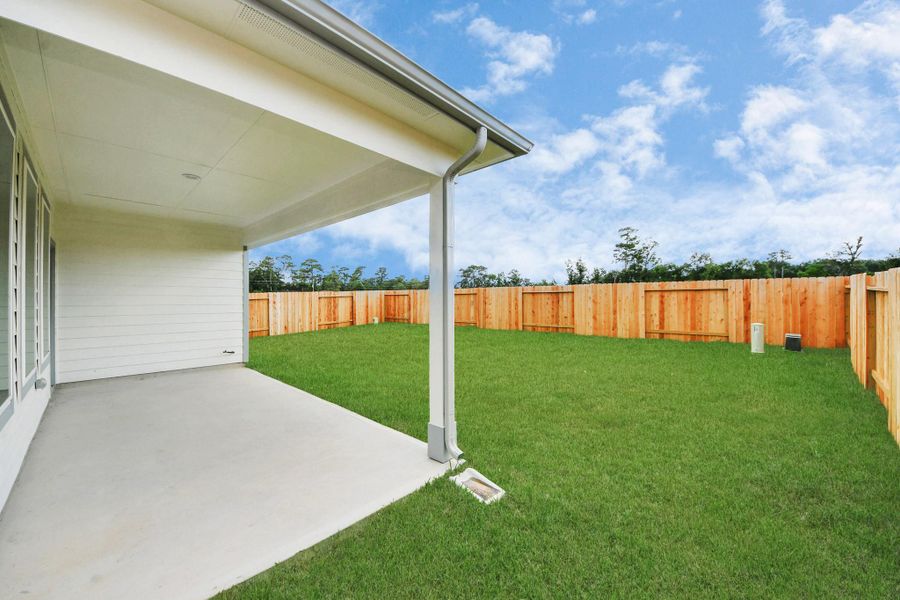 Come and see this spacious backyard with its beautiful covered patio. There is plenty of room for the kids to play and adults to relax. Perfect for your outdoor living space, patio furniture, bbq pit, and so much more. The possibilities are endless! Come and see this spacious backyard with its beautiful covered patio. There is plenty of room for the kids to play and adults to relax. Perfect for your outdoor living space, patio furniture, bbq pit, and so much more. The possibilities are endless!