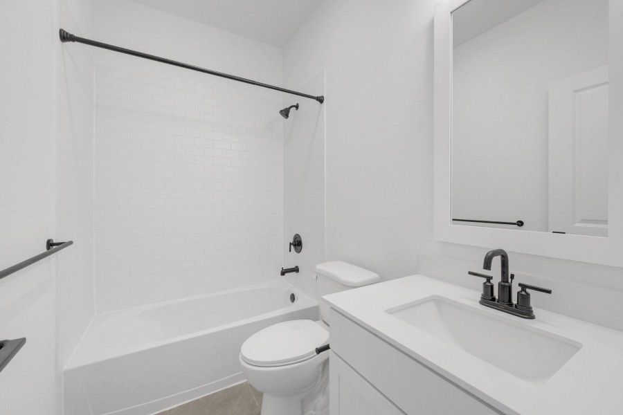 Hall bath (*Photo not of actual home and used for illustration purposes only.)