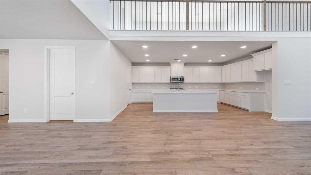 Spacious, unfurnished interior of a new home in Avondale 40', Rockwall (Image 9).