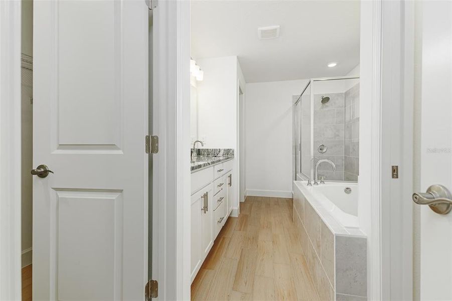 Furnished interior view inside a new home in , Winter Haven (Image 6).