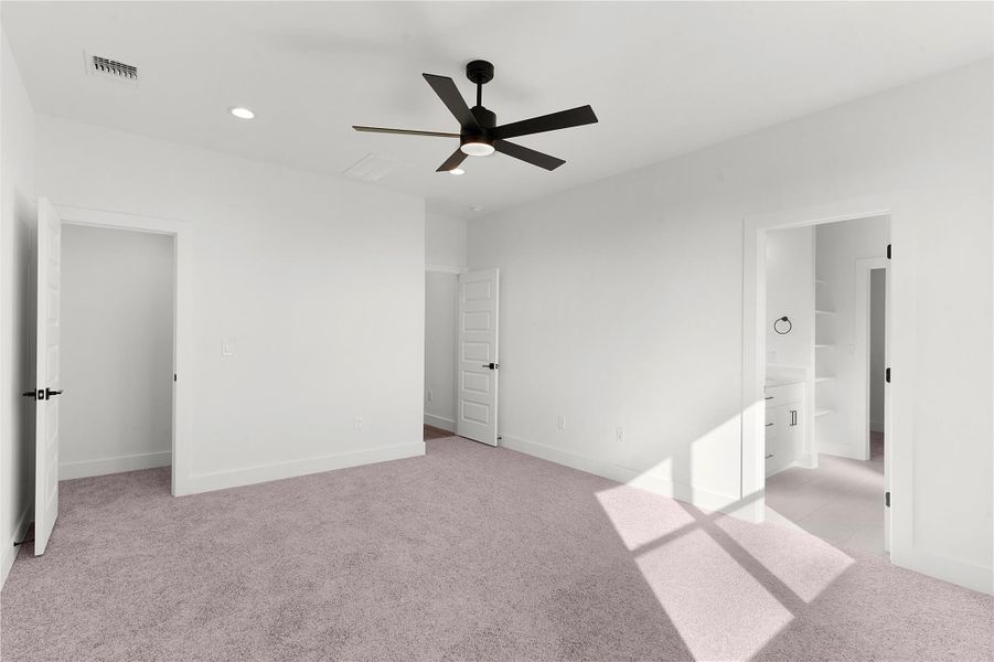 Spacious, unfurnished interior of a new home in , Burnet (Image 24).