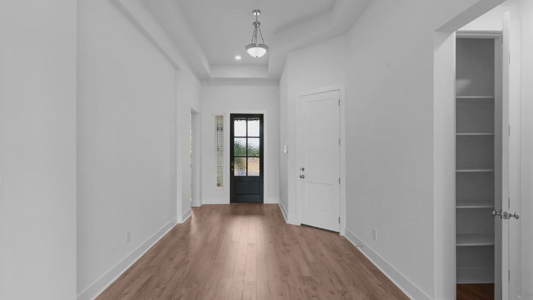 Spacious, unfurnished interior of a new home in Santa Rita Ranch, Liberty Hill (Image 9).