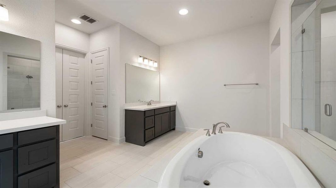Furnished interior view inside a new home in Cambridge Crossing, Celina (Image 10).