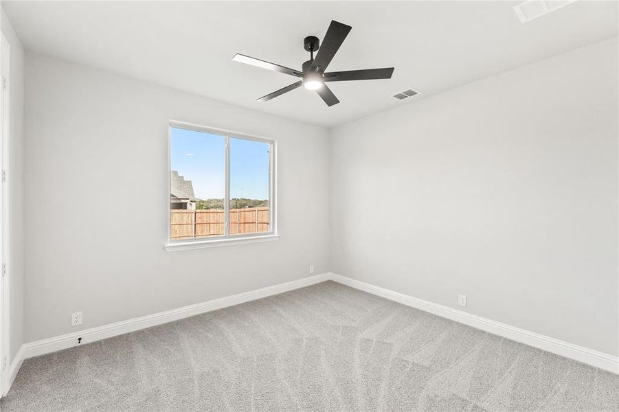Spacious, unfurnished interior of a new home in Crystal Lake Estates, Red Oak (Image 27). Spacious, unfurnished interior of a new home in Crystal Lake Estates, Red Oak (Image 27).