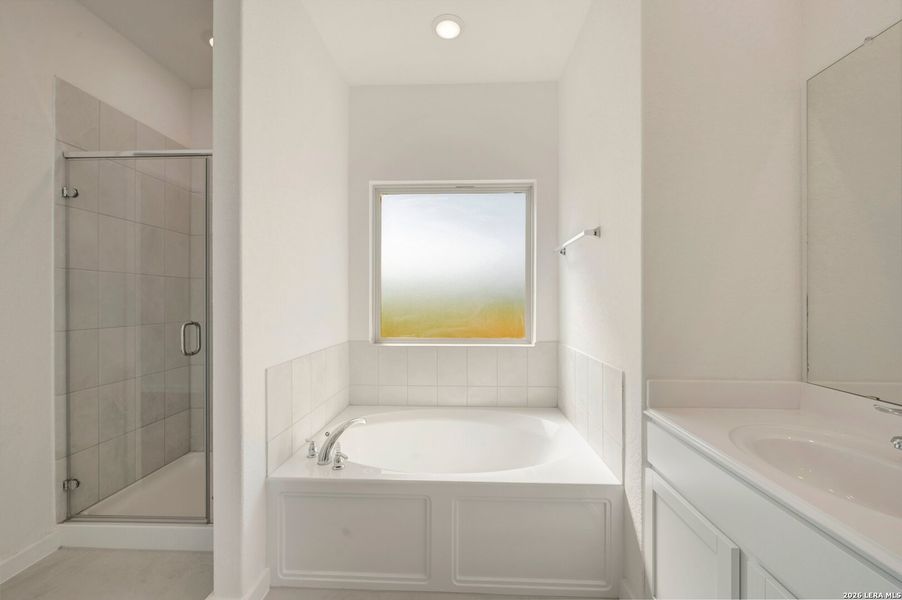 Furnished interior view inside a new home in Cinco Lakes, San Antonio (Image 4).