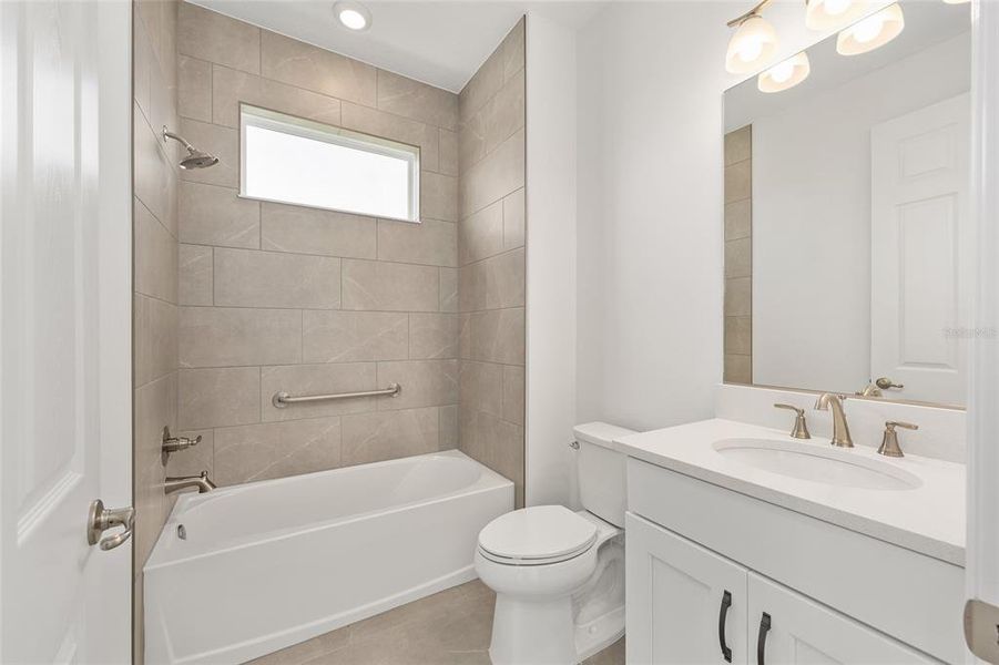 Furnished interior view inside a new home in , Ocala (Image 10).