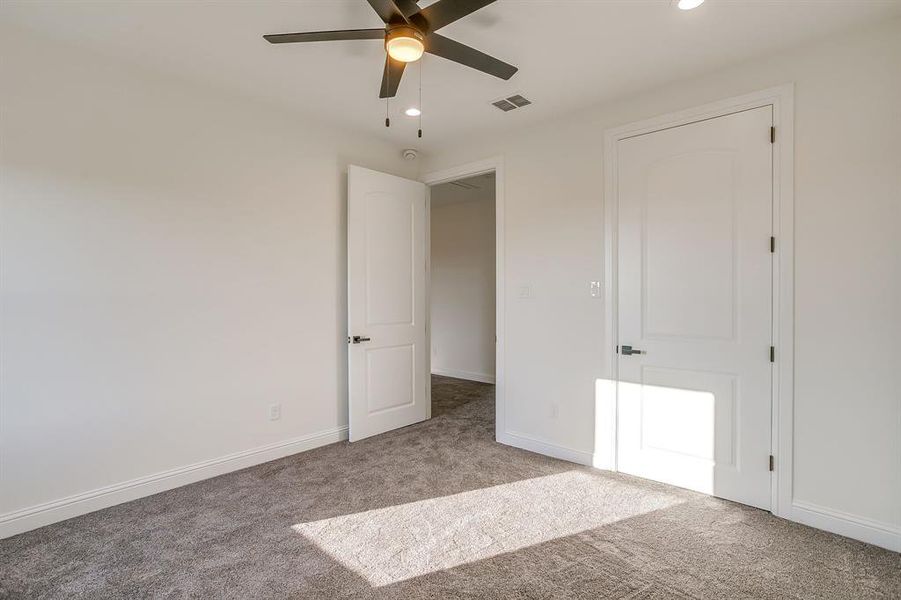 Spacious, unfurnished interior of a new home in , Grandview (Image 21).
