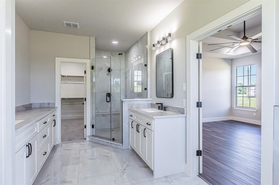 Furnished interior view inside a new home in , Alvarado (Image 3).