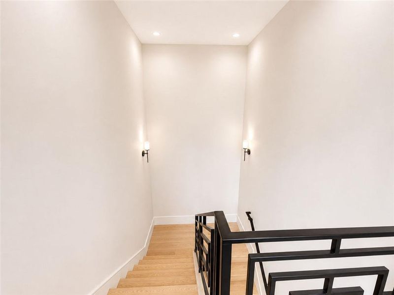 Spacious, unfurnished interior of a new home in , Alpharetta (Image 44).