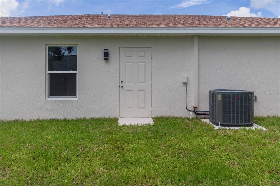 Exterior details and patio area of a home in , Spring Hill (Image 36).
