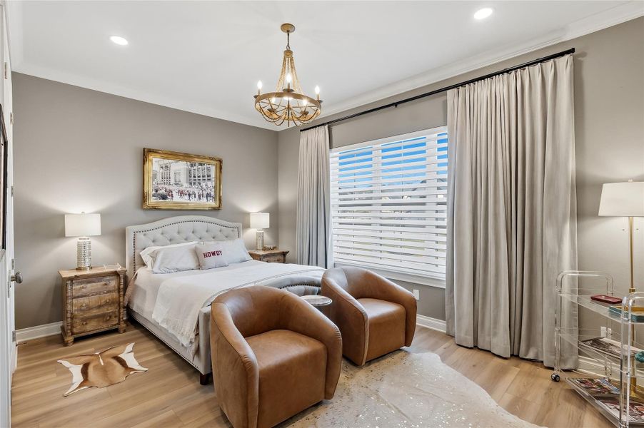 Furnished interior view inside a new home in , Bryan (Image 14).