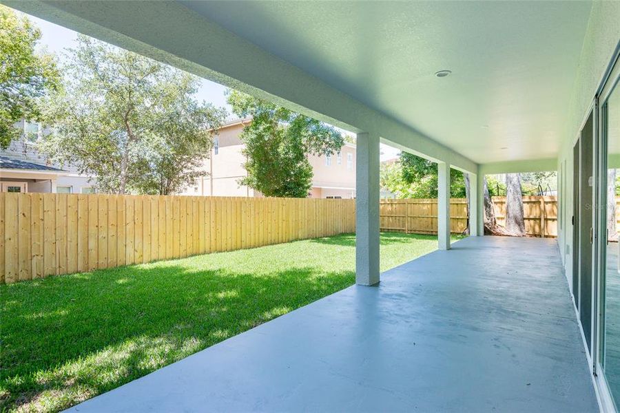 Exterior details and patio area of a home in , Tampa (Image 4).