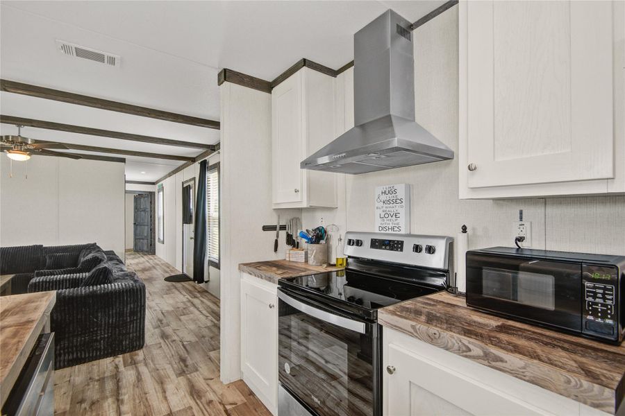 Furnished interior view inside a new home in , Brazoria (Image 11).