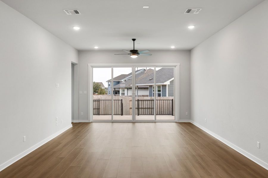 Spacious, unfurnished interior of a new home in Lariat, Liberty Hill (Image 27).