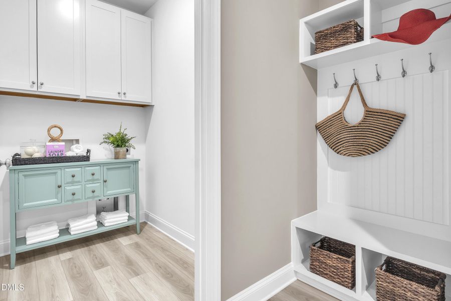Laundry Room.Mudbench w. cubbies