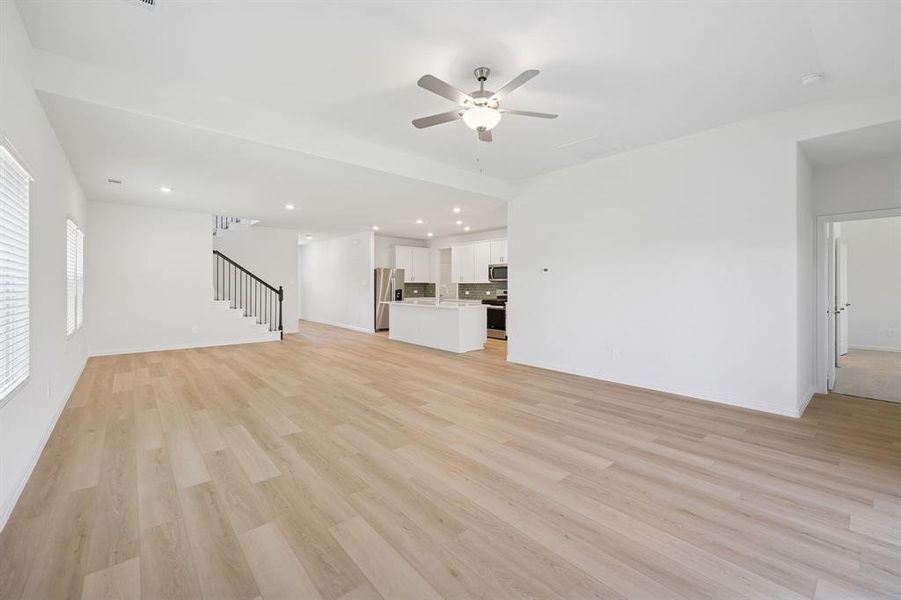 Photo is not of the actual home, but is an inspirational photo of builder’s model home and may depict options, furnishings, and/or decorator features that are not included. Photo is not of the actual home, but is an inspirational photo of builder’s model home and may depict options, furnishings, and/or decorator features that are not included.