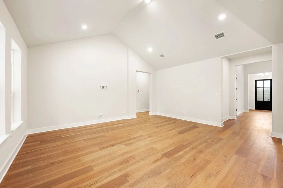 Spacious, unfurnished interior of a new home in The Estates at La Cima, San Marcos (Image 35).