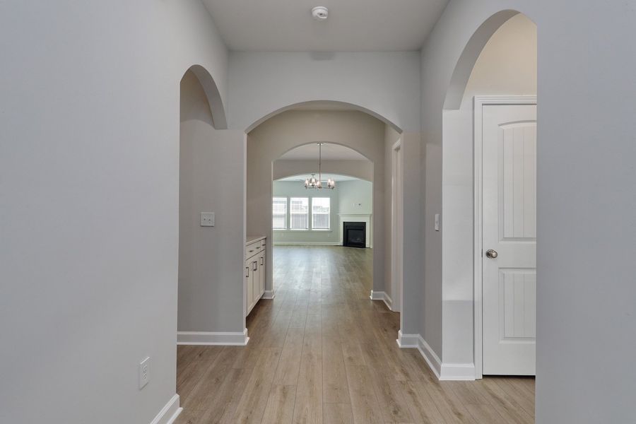 Spacious, unfurnished interior of a new home in Arcadia, Myrtle Beach (Image 19).