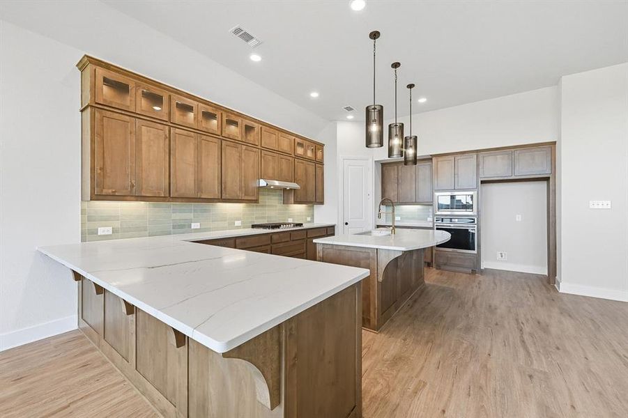 Furnished interior view inside a new home in Canyon Creek Estates, Sherman (Image 6). Furnished interior view inside a new home in Canyon Creek Estates, Sherman (Image 6).
